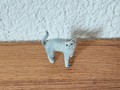 Miniatur graue Katze Schwanz in die Höhe