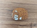 Stein rostbraune Katze