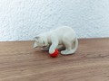 Kleine Katze vintage mit rotem Ball 14