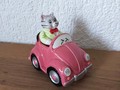 Spardose Katze humanisiert im Auto