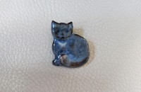 Brosche blaue Katze sitzend, emailliert