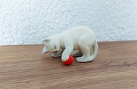 Kleine Katze vintage mit rotem Ball 14