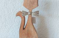 Katze Paul aus Holz mit Kravatte