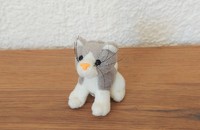 Kleine Plüschkatze grau-weiss