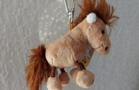 Schlüsselanhänger braunes Pony aus Plüsch