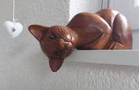 Katze aus Holz Kantenhocker für das Regal