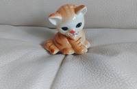 Kleine rostrot getigert Katze