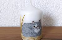 Weisse Kerze mit handbemalter Katze