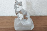 Sitzende Katze aus kristallklarem Glas auf Sockel