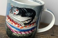 Alex Clark Tasse Katze im Wäschekorb