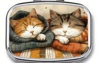 Pillendose 2 schlafende Katzen