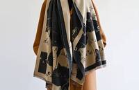 Grosser warmer Schal mit Katzen