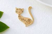 Katzenbrosche goldfarbig im Boho Stil
