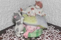 Musikspieldose "Zwei Katzen auf Kissen"