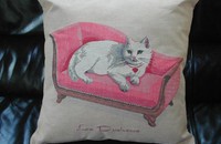 Kissen mit weisser Katze "La Duchesse"