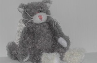 Grauer Katzenengel mit Satinflügelchen von Ganz