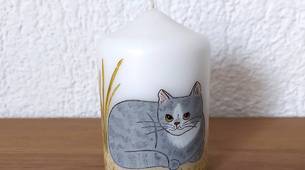Weisse Kerze mit handbemalter Katze