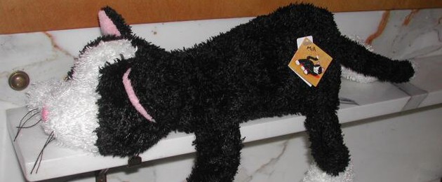 Peluche Chat Schaffer "MIA" grand noir-blanc